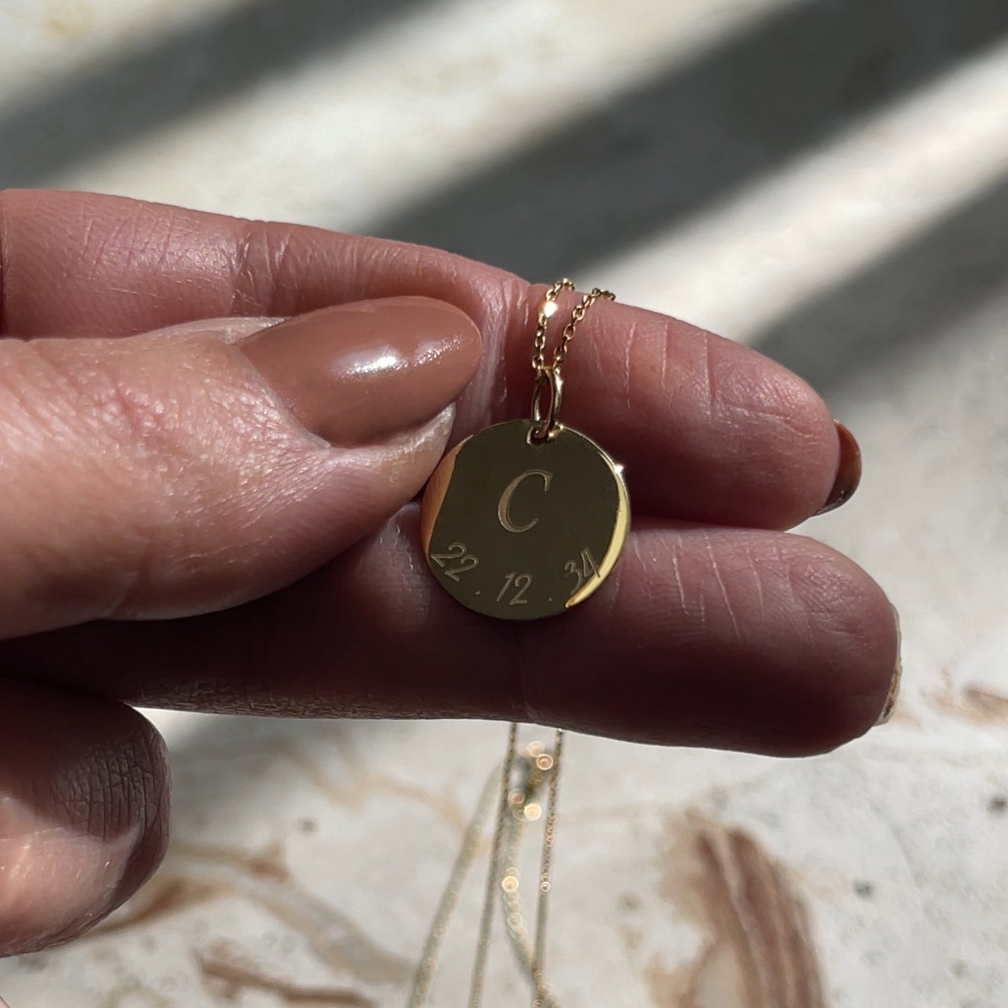 Initial Name Pendant | 10K Gold Circle