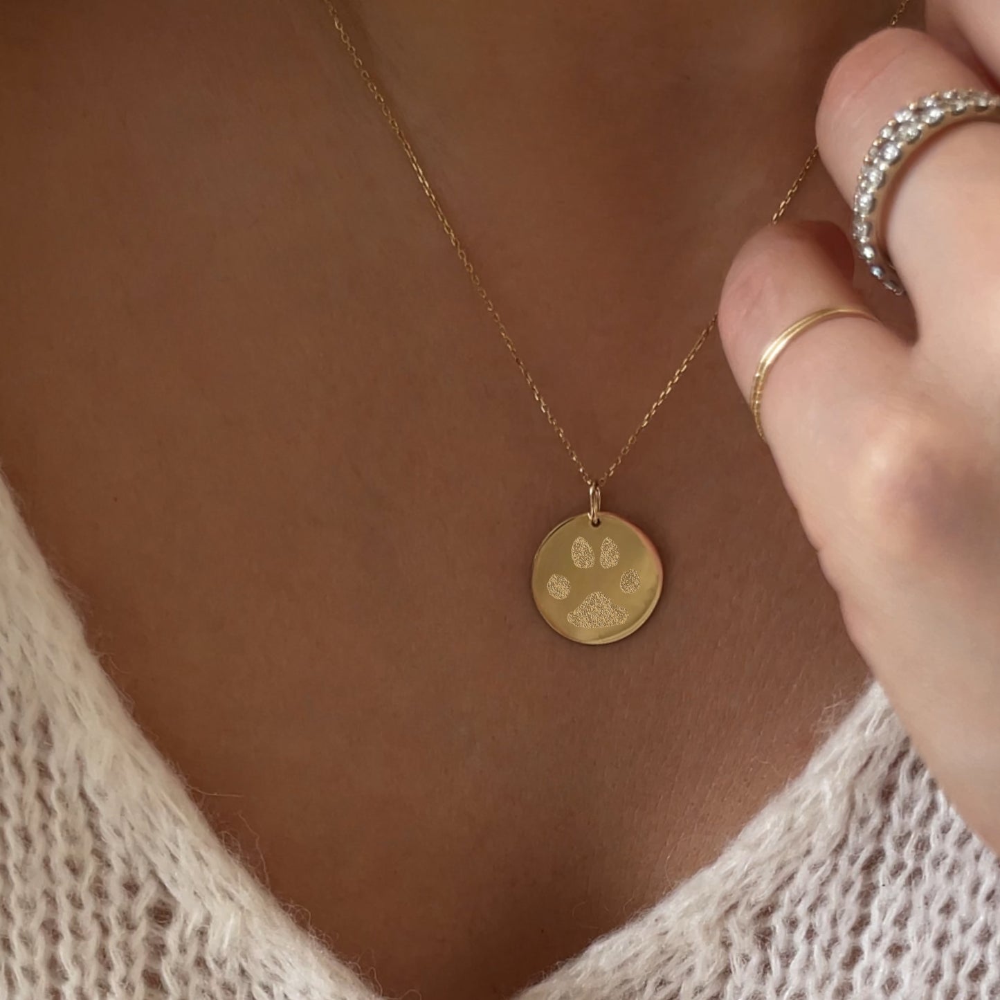 Paw Print Cable Chain Necklace | 10K Gold Circle