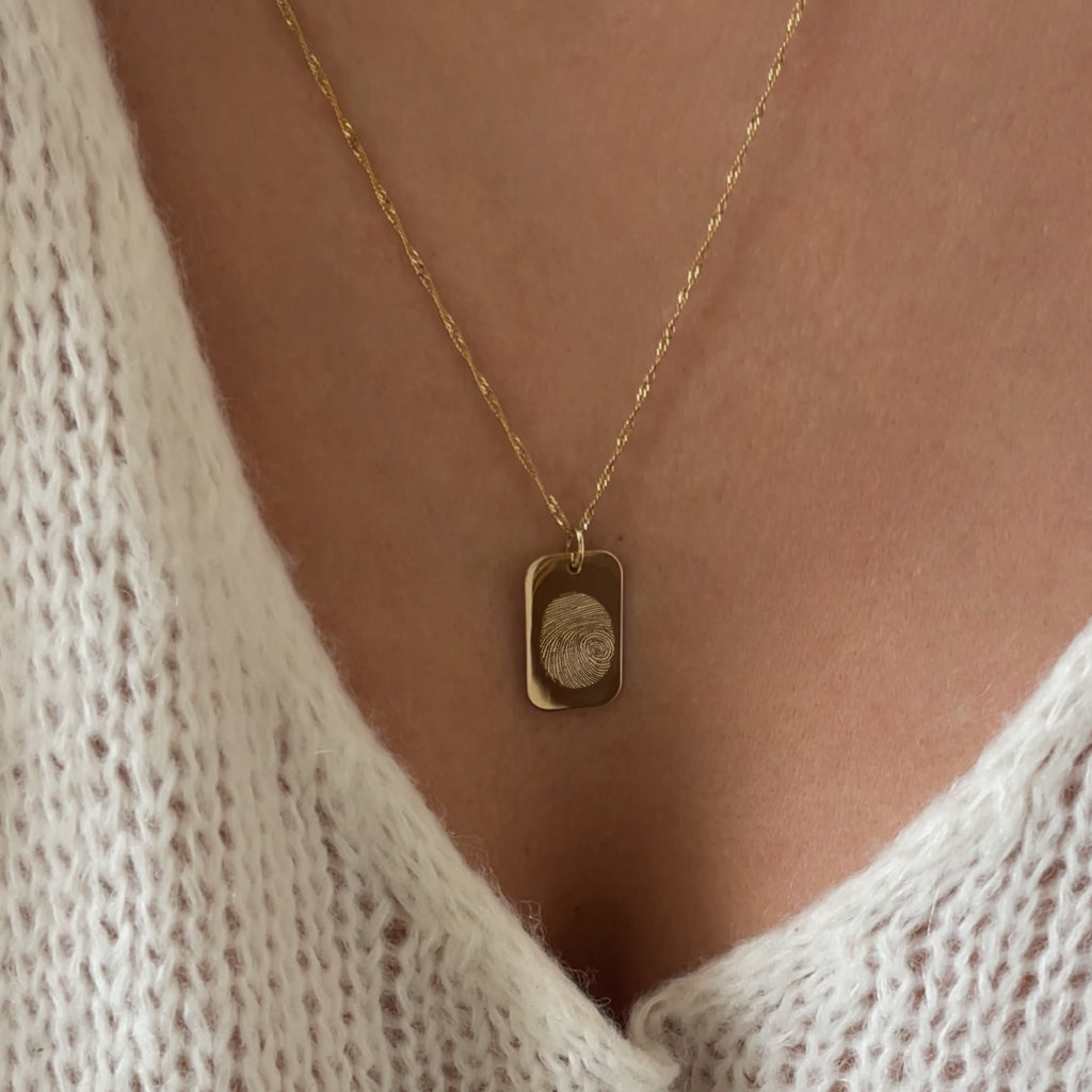 Fingerprint Twisted Chain Necklace | 10K Gold Rectangle