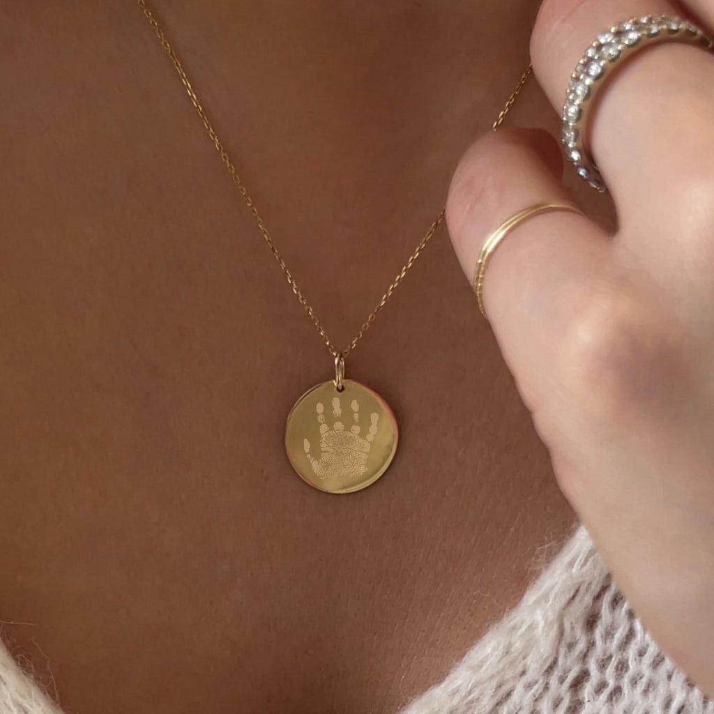 Handprint Cable Chain Necklace | 10K Gold Circle