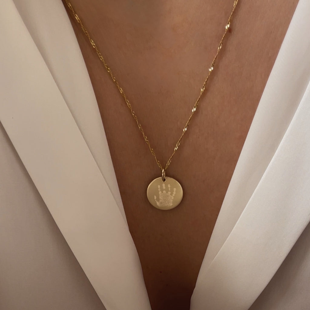 Handprint Twisted Chain Necklace | 10K Gold Circle