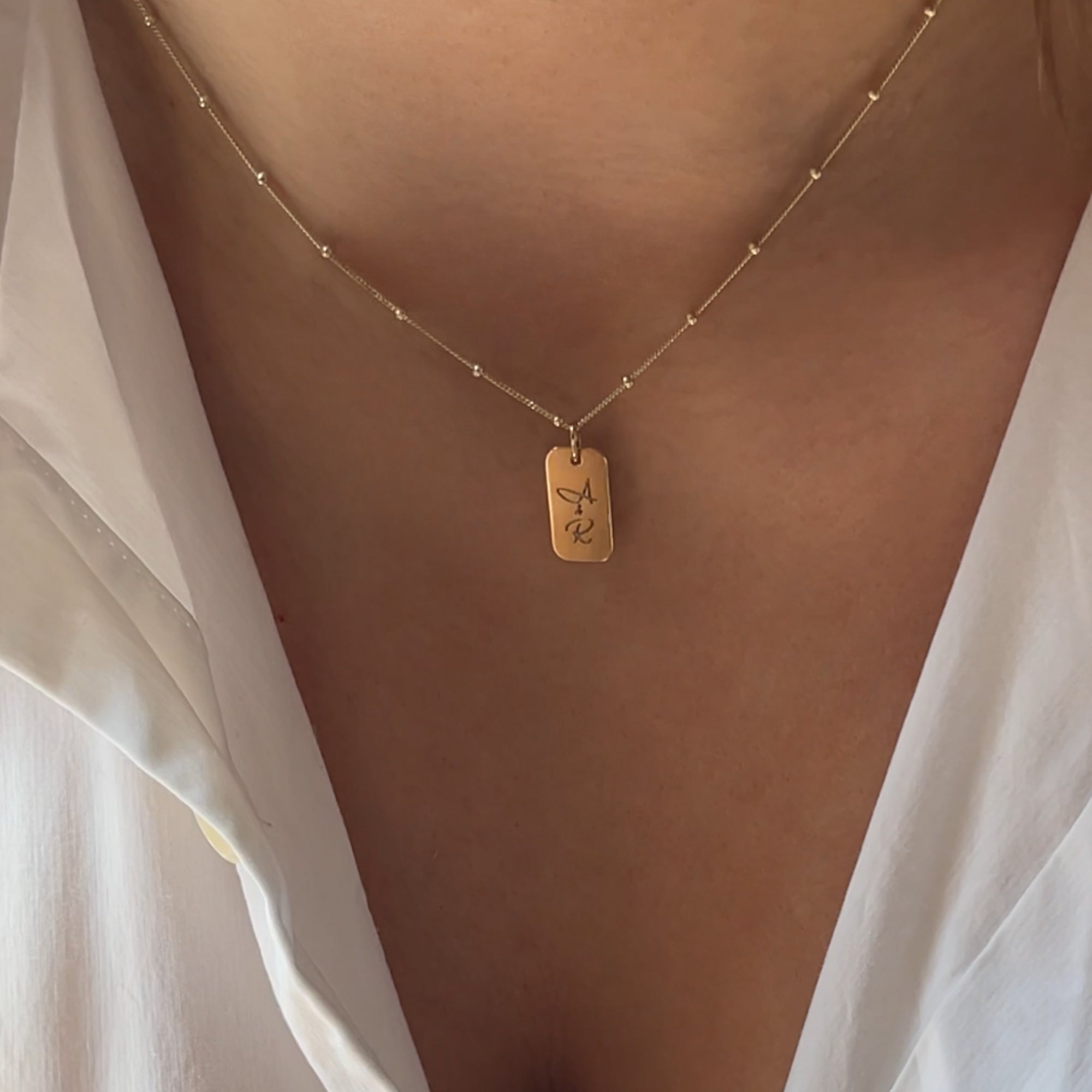 Pendentif Gravure de Main | Rectangle en Or 10 Carats