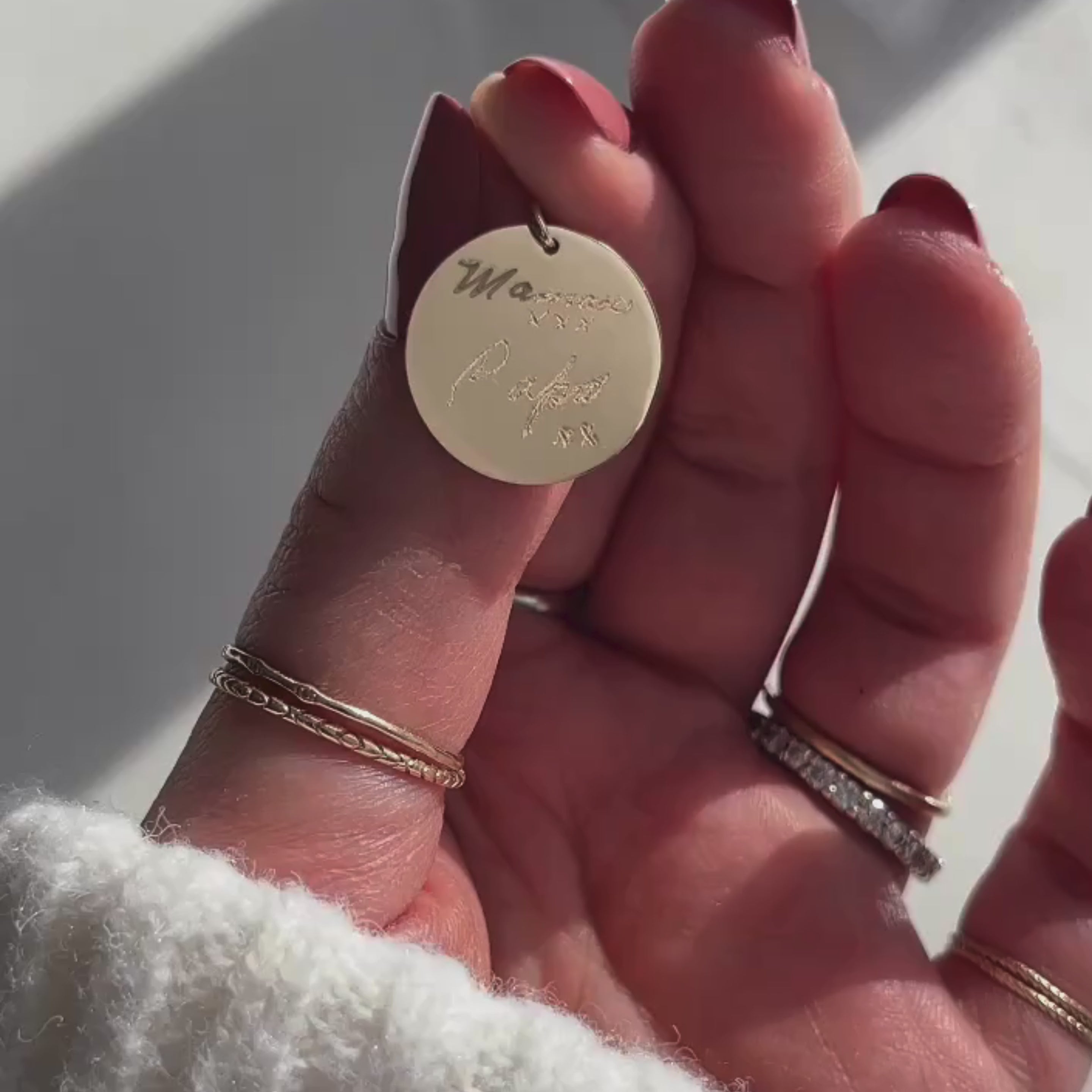 Handwriting Pendant | 10K Gold Circle